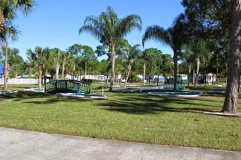 Sunshine Travel RV Resort