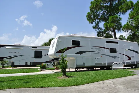 Sunshine Travel RV Resort