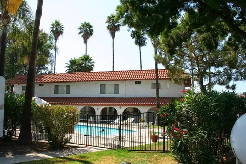 Vacationer RV Resort - Sunland