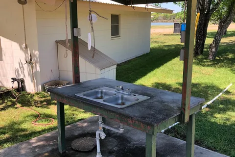 Oasis Lake Buchanan