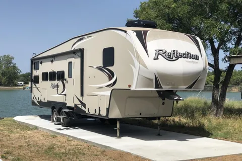 Oasis Lake Buchanan