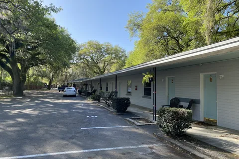 Cindy's Motel and RV Park