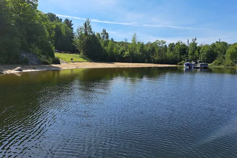 Horseshoe Lake Camp and Cottages