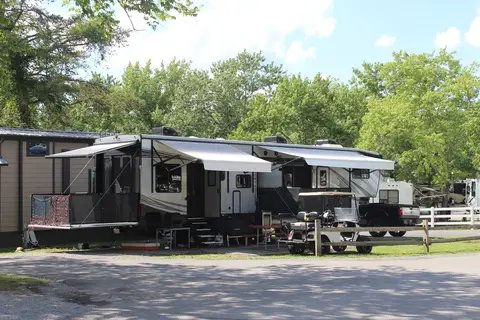 Claboughs Campground and Cabins