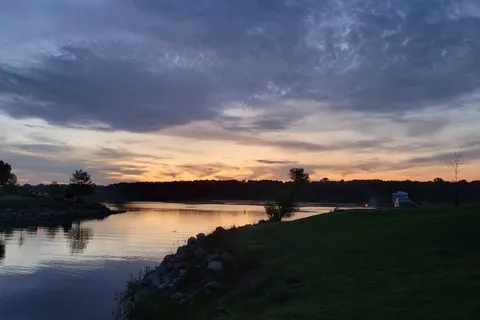 Walnut Grove - Milford State Park