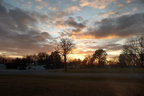Show Me Rest RV Park