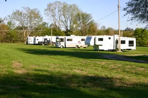 Show Me Rest RV Park