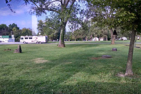Show Me Rest RV Park