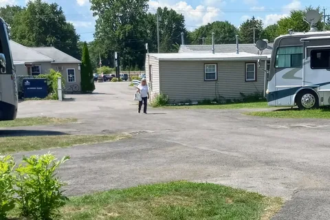 AA Royal Motel and Campground