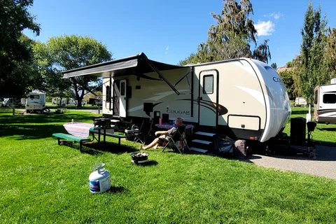 Lakeshore RV Park and Marina