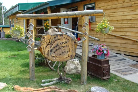 Larsson's Crooked Creek RV Resort, Lodge and Cabins