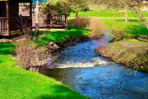 Larsson's Crooked Creek RV Resort, Lodge and Cabins