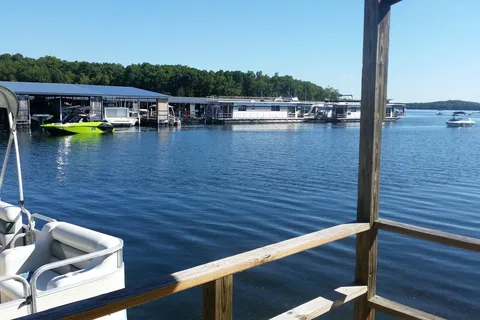 Pontiac Cove Marina and Lake Harbour Resort