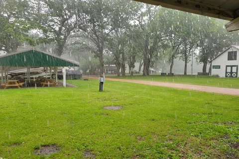 Hucklberry Acres Campgrounds/Bar Restaurant