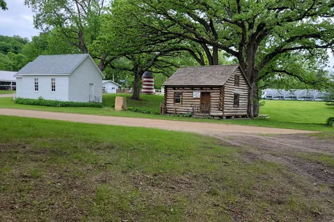 Hucklberry Acres Campgrounds/Bar Restaurant