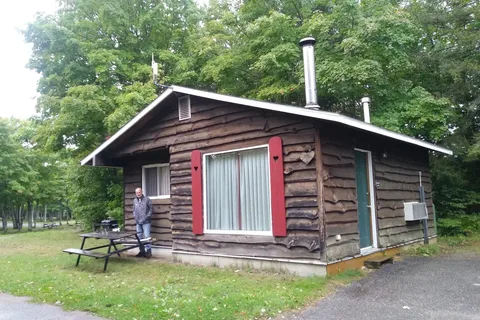 Glenview Cottages RV Park and Campground