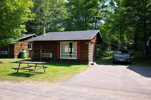 Glenview Cottages RV Park and Campground