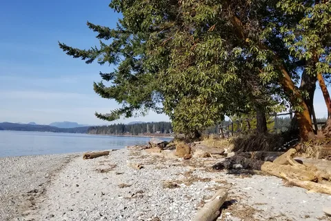 Smelt Bay Provincial Park