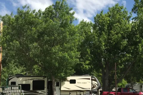 Lake Park Campground and Cottages