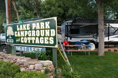 Lake Park Campground and Cottages