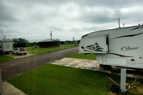 T and R RV Resort