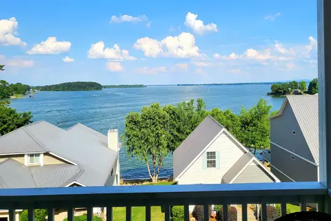 Chesnut Bay Resort