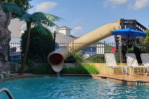 Chesnut Bay Resort