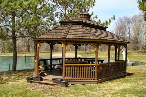 Lake Chalet Motel and Campground