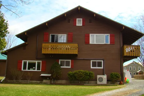 Lake Chalet Motel and Campground