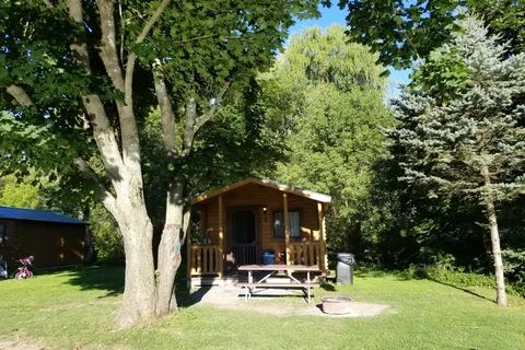 Lake Chalet Motel and Campground