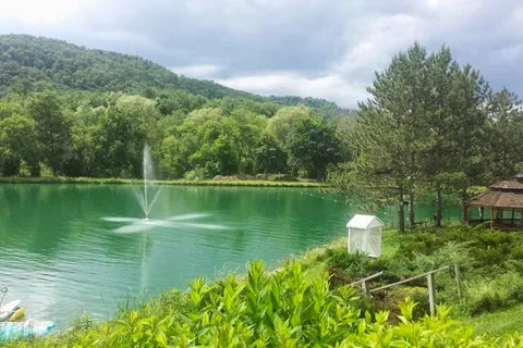 Lake Chalet Motel and Campground