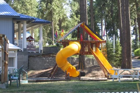 KM Resorts - Ponderosa Falls RV Resort