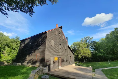 Wildcat Den State Park