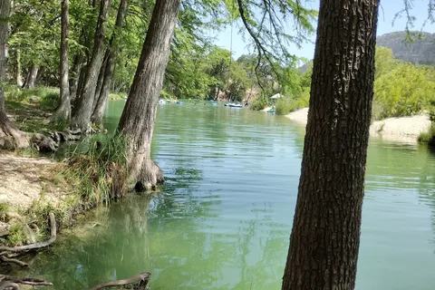 Nana's RV Park On the Frio