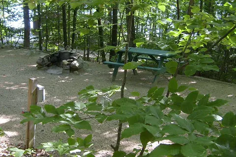 Bunganut Lake Camping Area