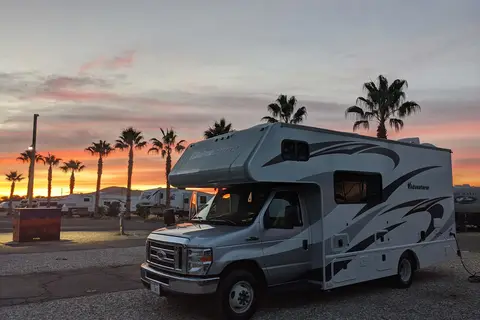 Twentynine Palms Resort: RV Park Cottages Golf