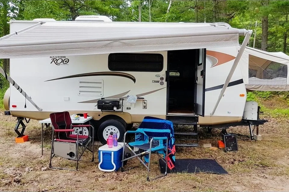 The Li'l Cabin's Rockwood Roo Hybrid