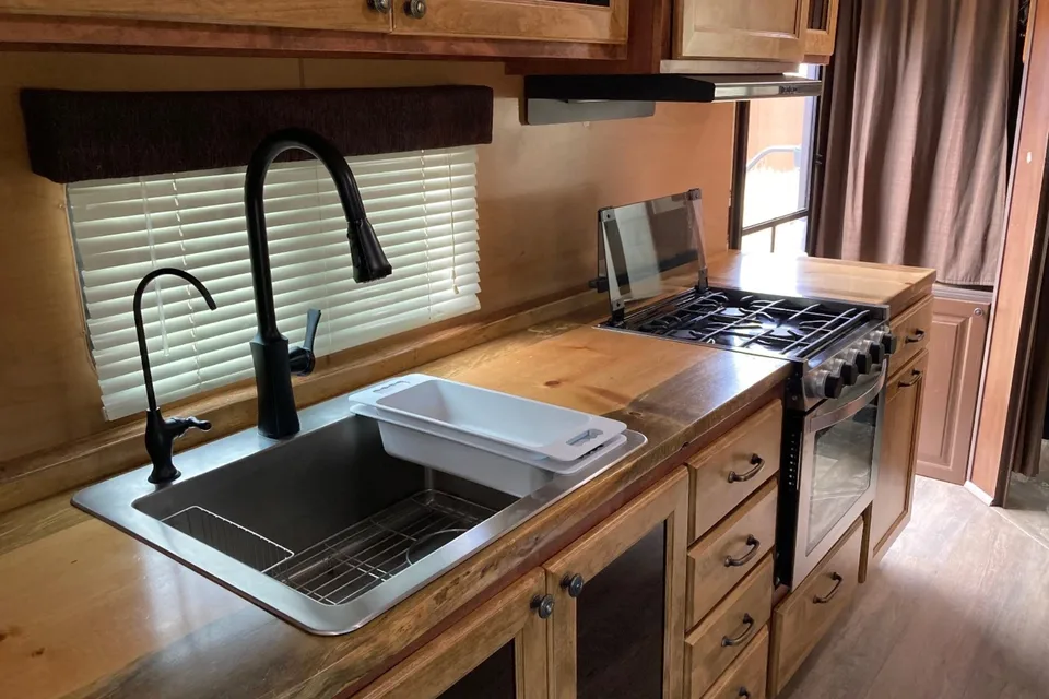 Jayco Feather 23RBM Travel Trailer