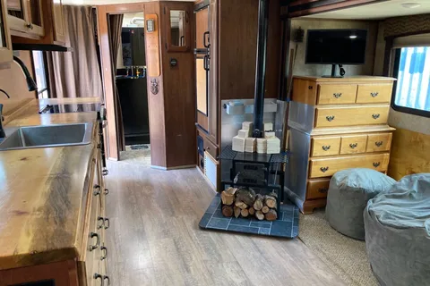 Jayco Feather 23RBM Travel Trailer