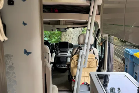Rize & Shine - Pet Friendly, Easy to Drive, Adventure-Ready!