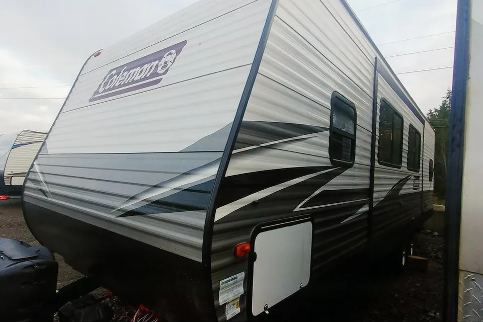 morgan's Coleman Lantern 295QB Travel Trailer