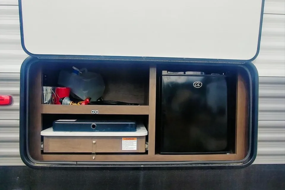 morgan's Coleman Lantern 295QB Travel Trailer