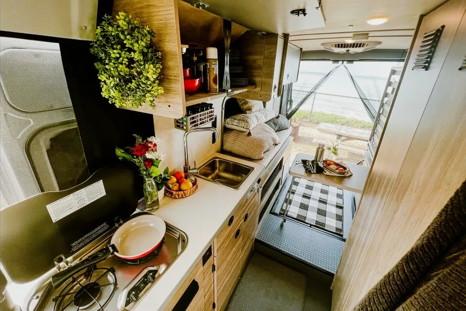 Off-Grid Adventure Ready! STARLINK Included - The Silver Lining