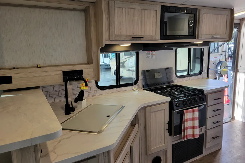 GM's Cruiser RV Shadow Cruiser 225RBS Travel Trailer