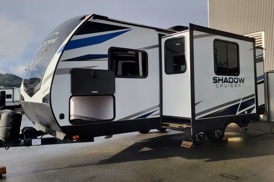 GM's Cruiser RV Shadow Cruiser 225RBS Travel Trailer