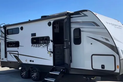 'Evelyn' 2023 Keystone RV Passport ACO2302