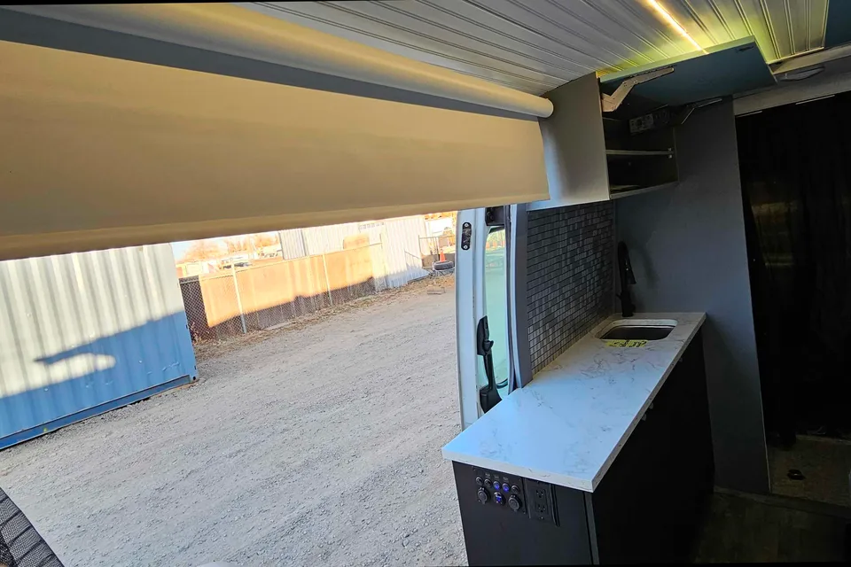 Colan's Mercedes-Benz Sprinter Class B