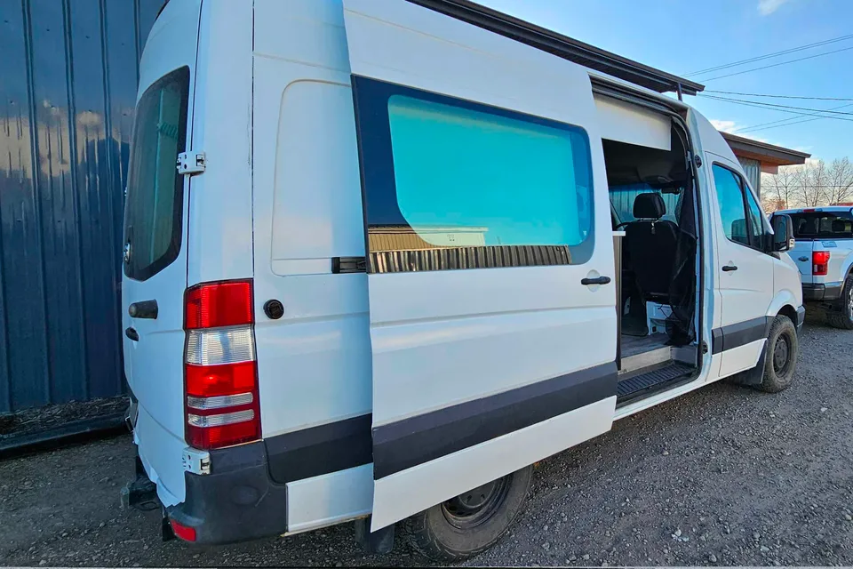 Colan's Mercedes-Benz Sprinter Class B