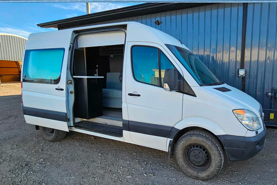 Colan's Mercedes-Benz Sprinter Class B