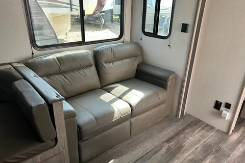 Nellie's Keystone Passport SL Travel Trailer